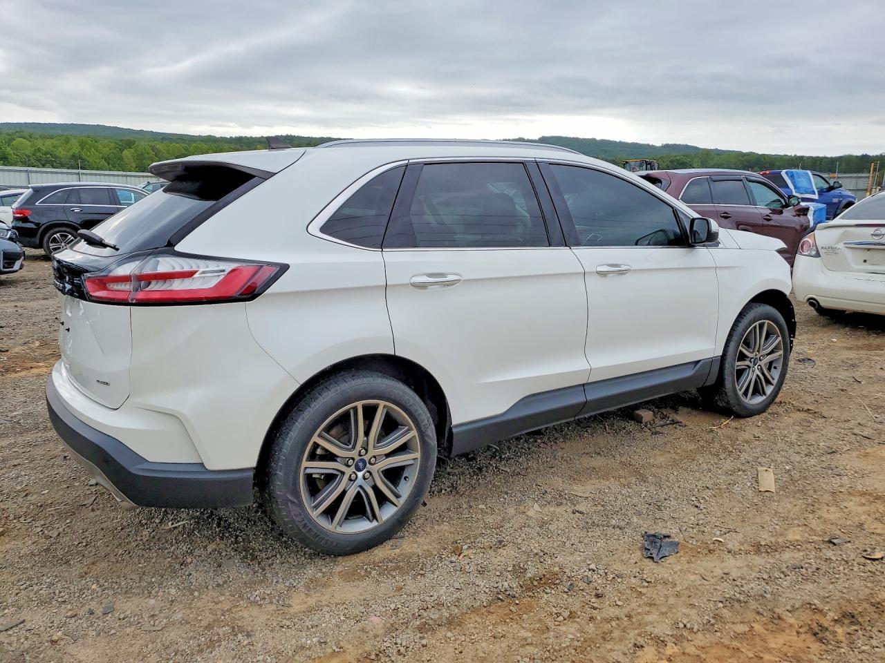 2021 Ford Edge Titanium - Фото 3