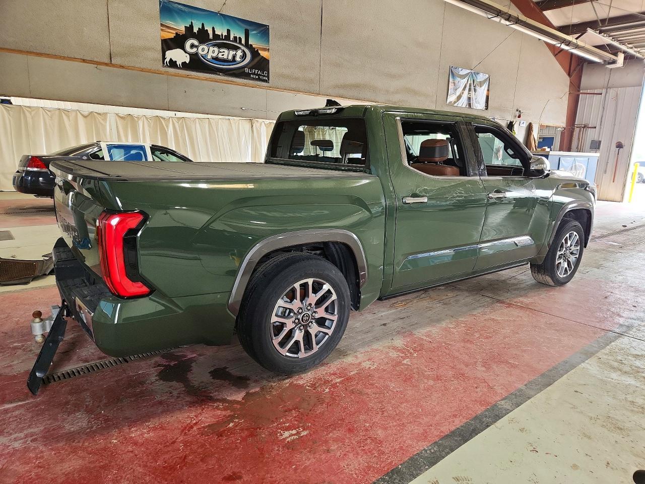2022 Toyota Tundra Crewmax Platinum - Image 3