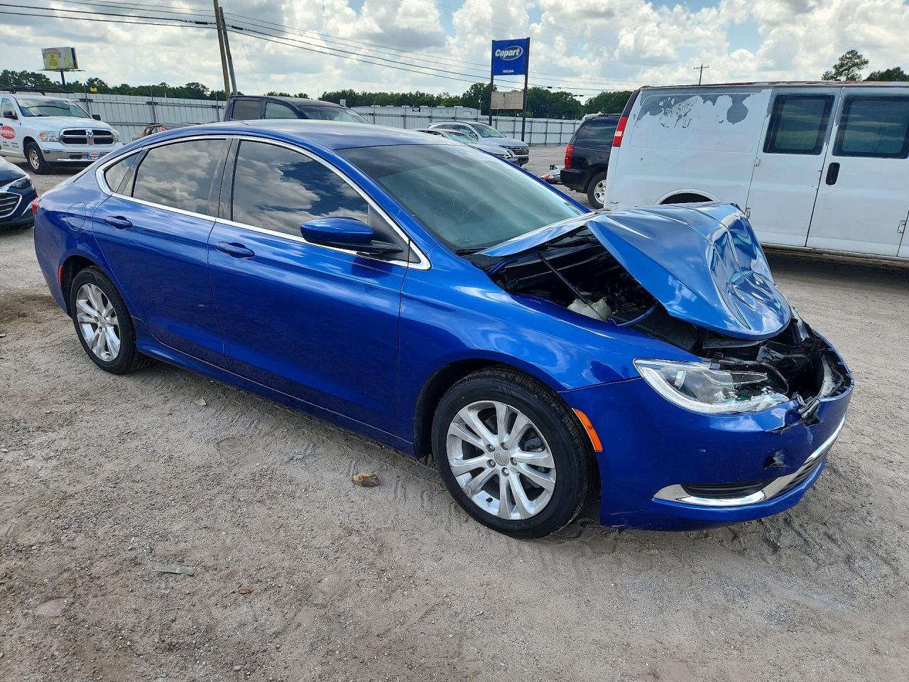 2016 Chrysler 200 Limited - Image 4
