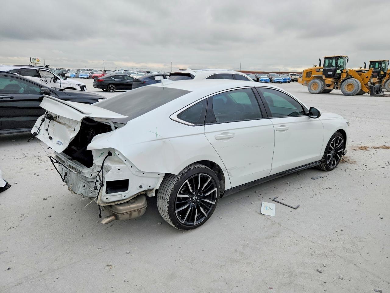 2024 Honda Accord Touring Hybrid - Image 3