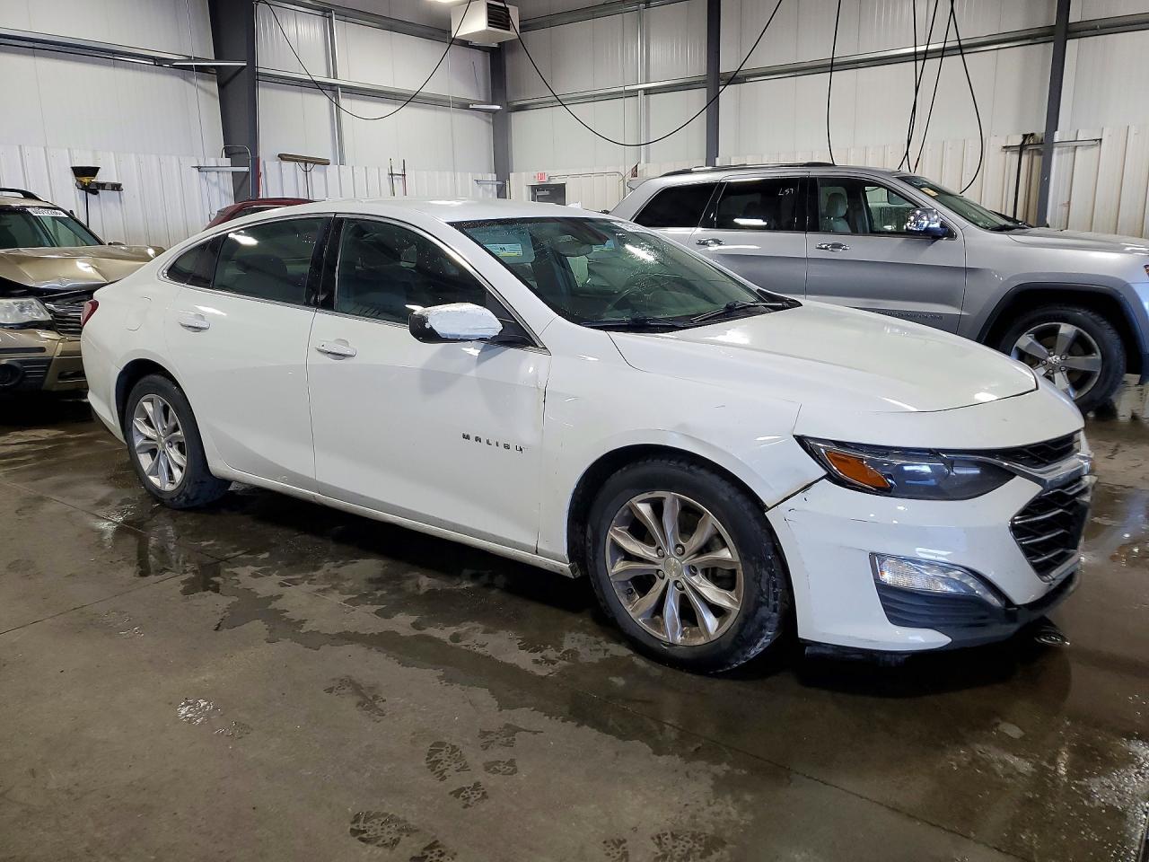 2019 Chevrolet Malibu Lt - Image 4