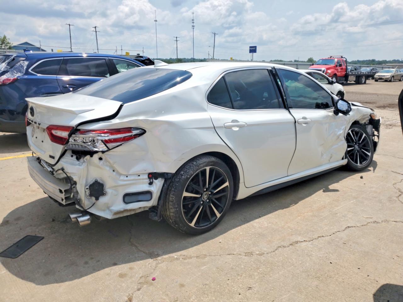 2019 Toyota Camry Xse - Фото 3