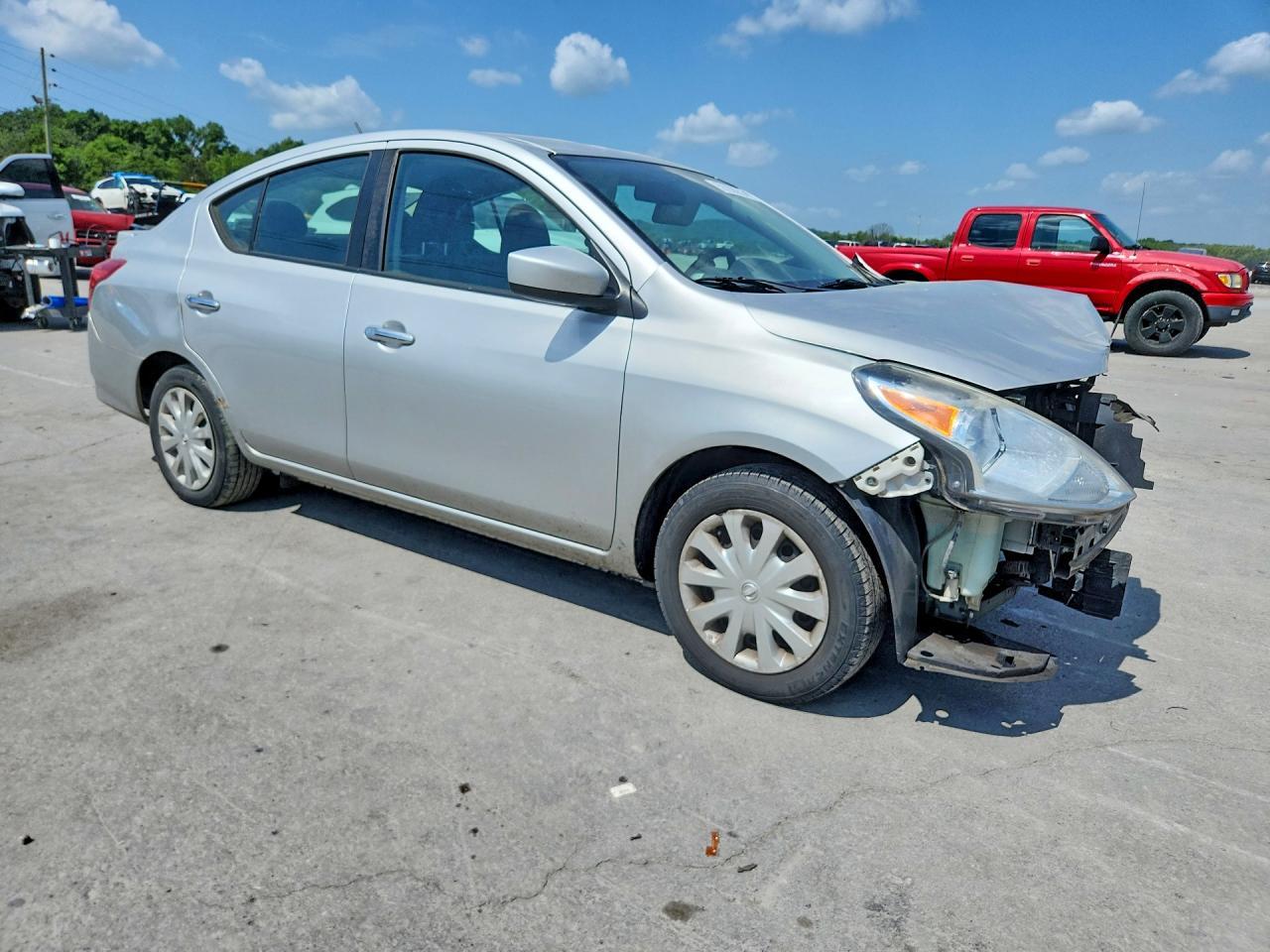 2018 Nissan Versa Sv - Image 4