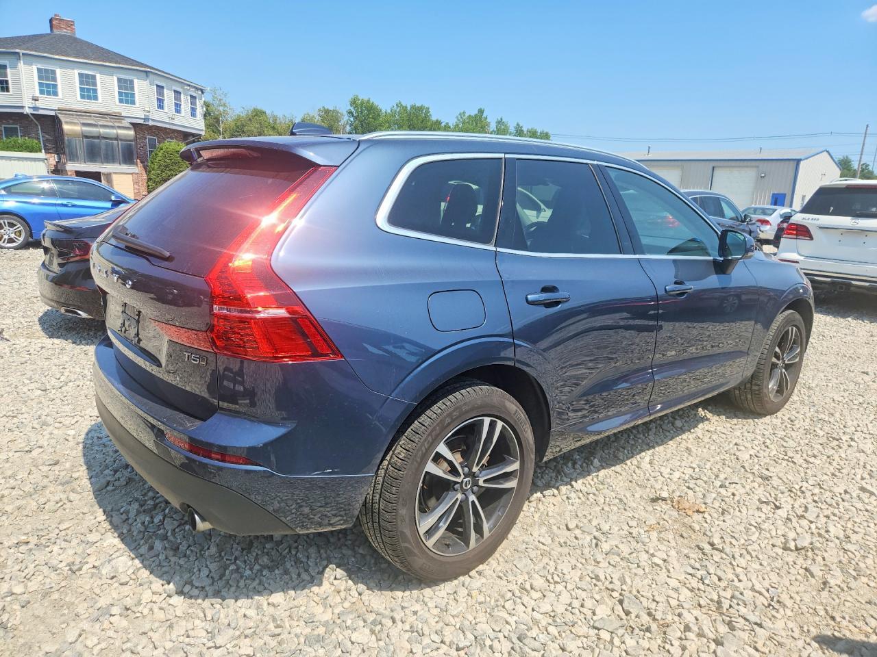 2020 Volvo Xc60 T5 Momentum - Image 3