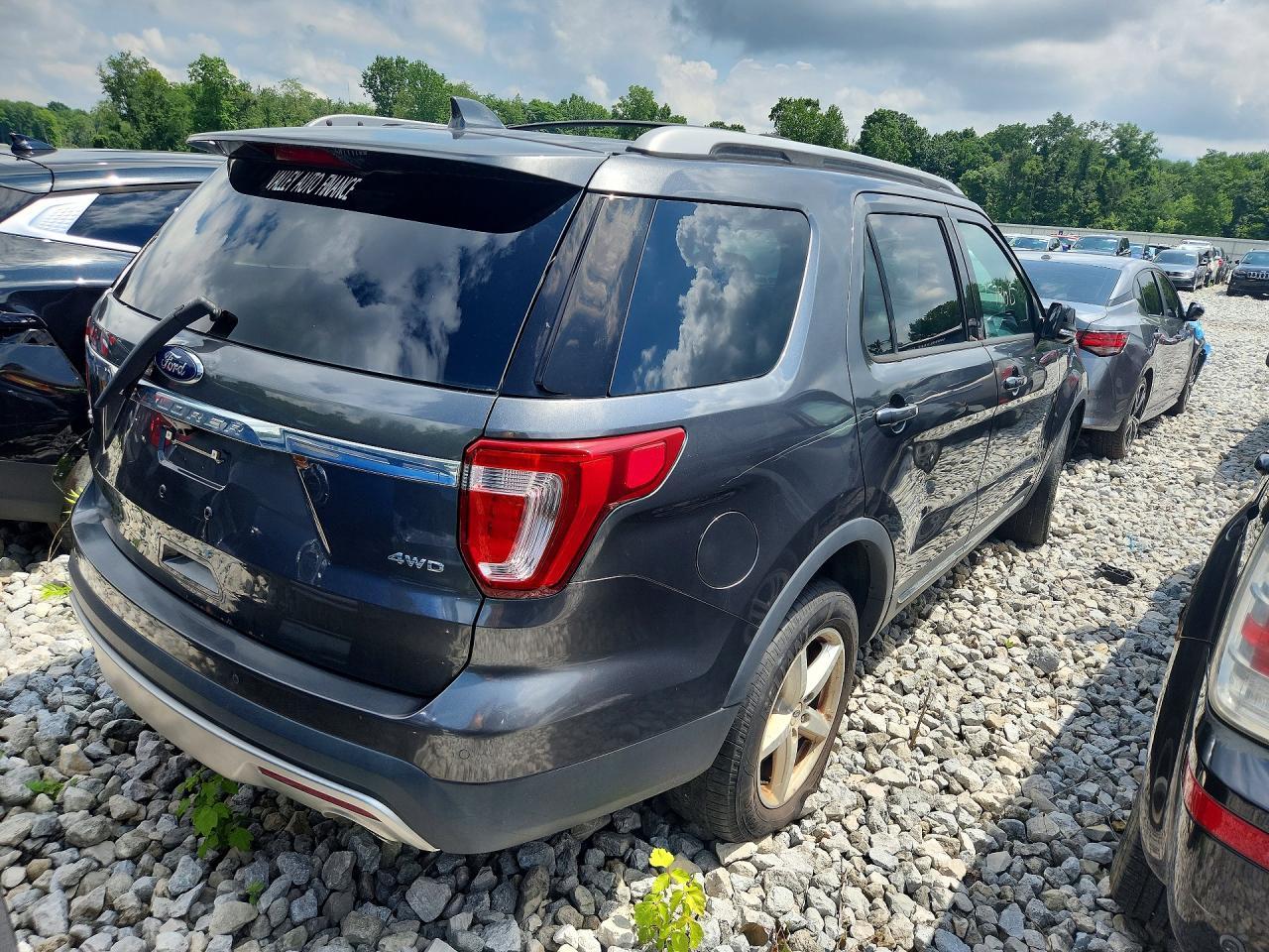 2016 Ford Explorer Xlt - Image 3