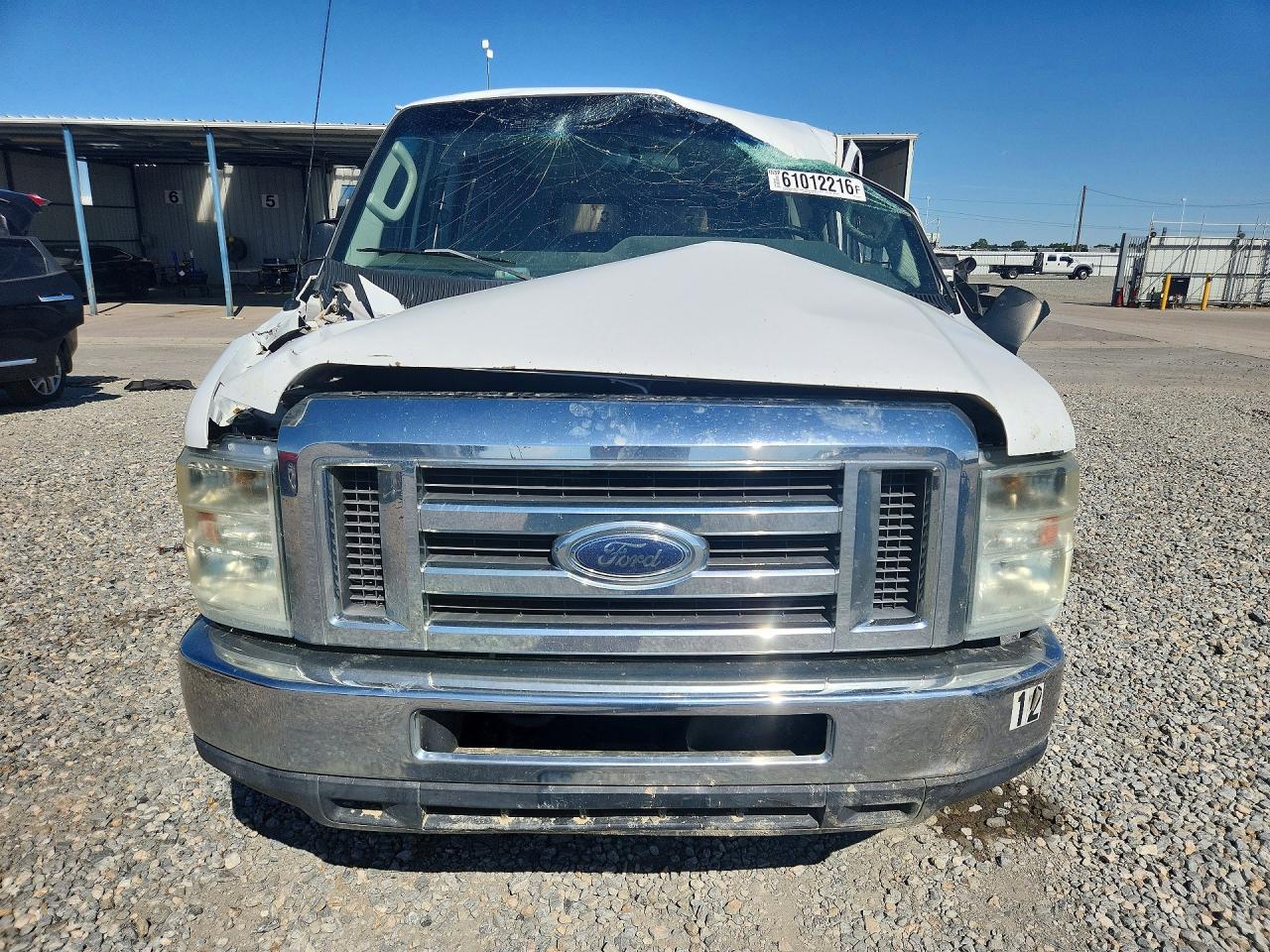 2010 Ford Econoline E350 Super Duty Wagon - Image 5