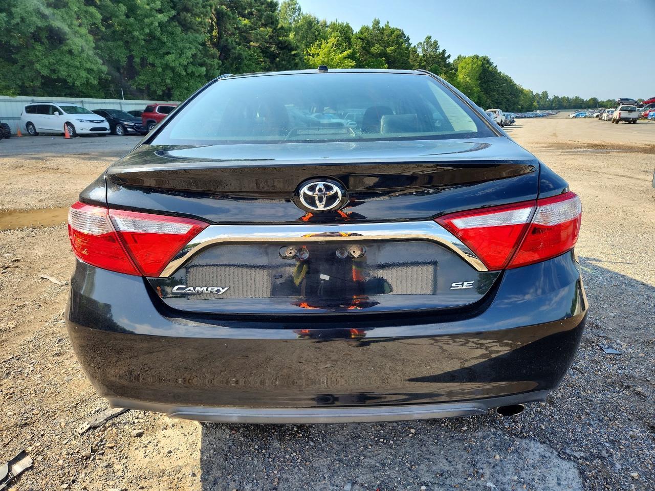 2015 Toyota Camry Se - Фото 6