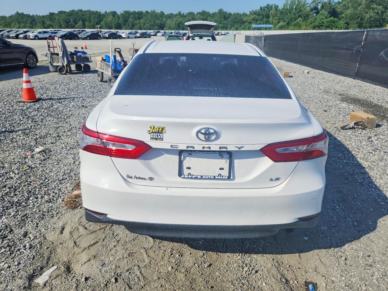2018 Toyota Camry Le - Фото 6