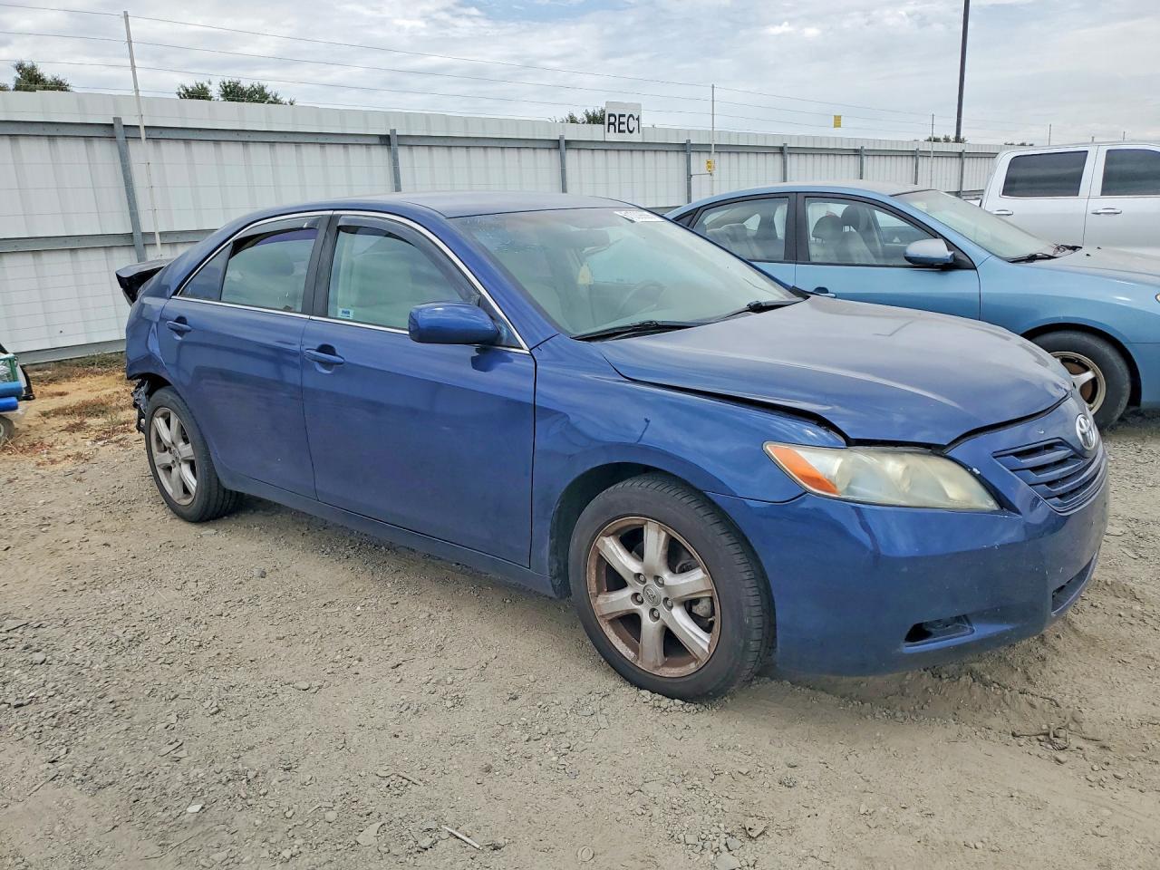2007 Toyota Camry Le - Image 4