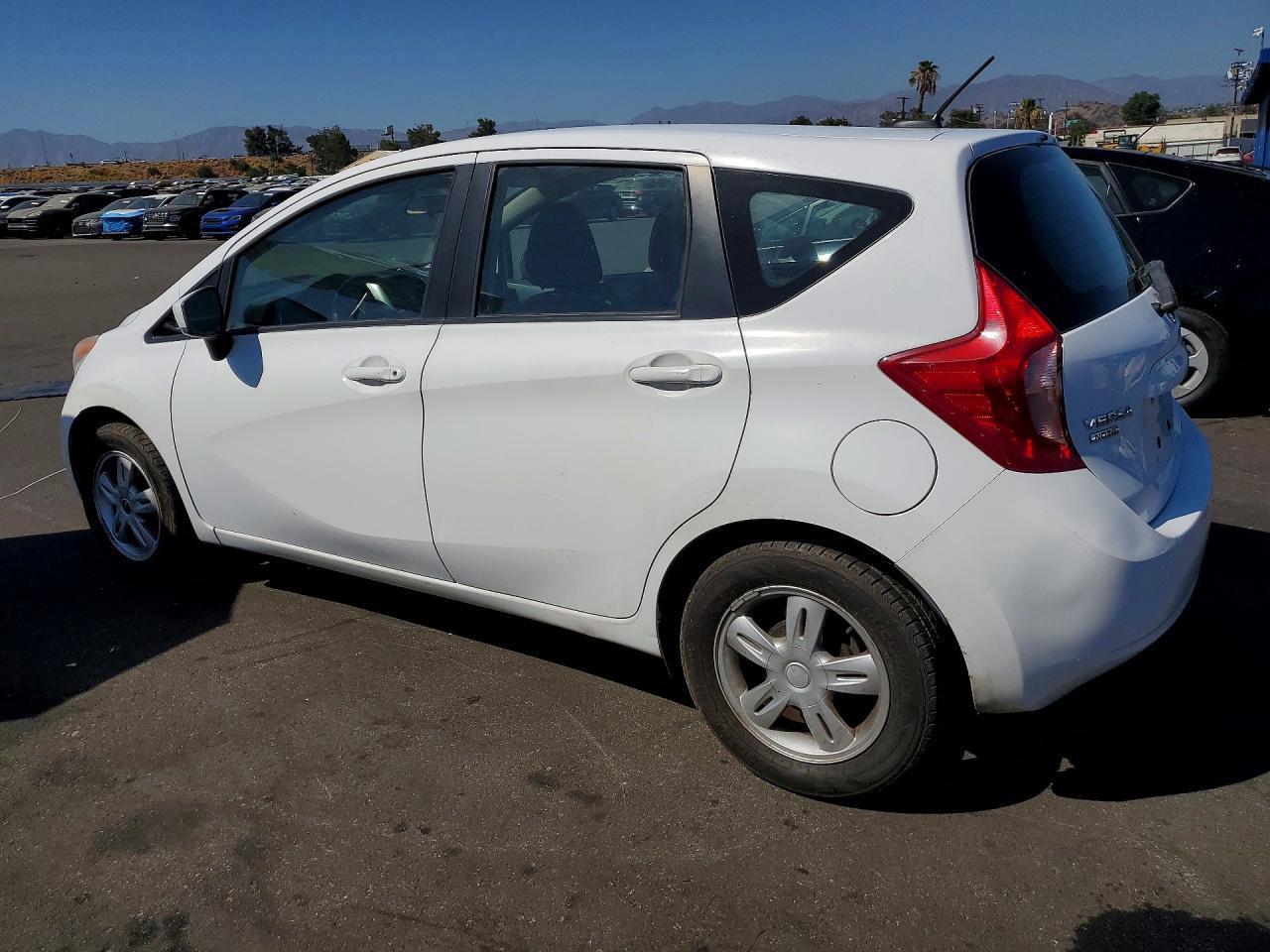 2016 Nissan Versa Note Sv - Фото 2