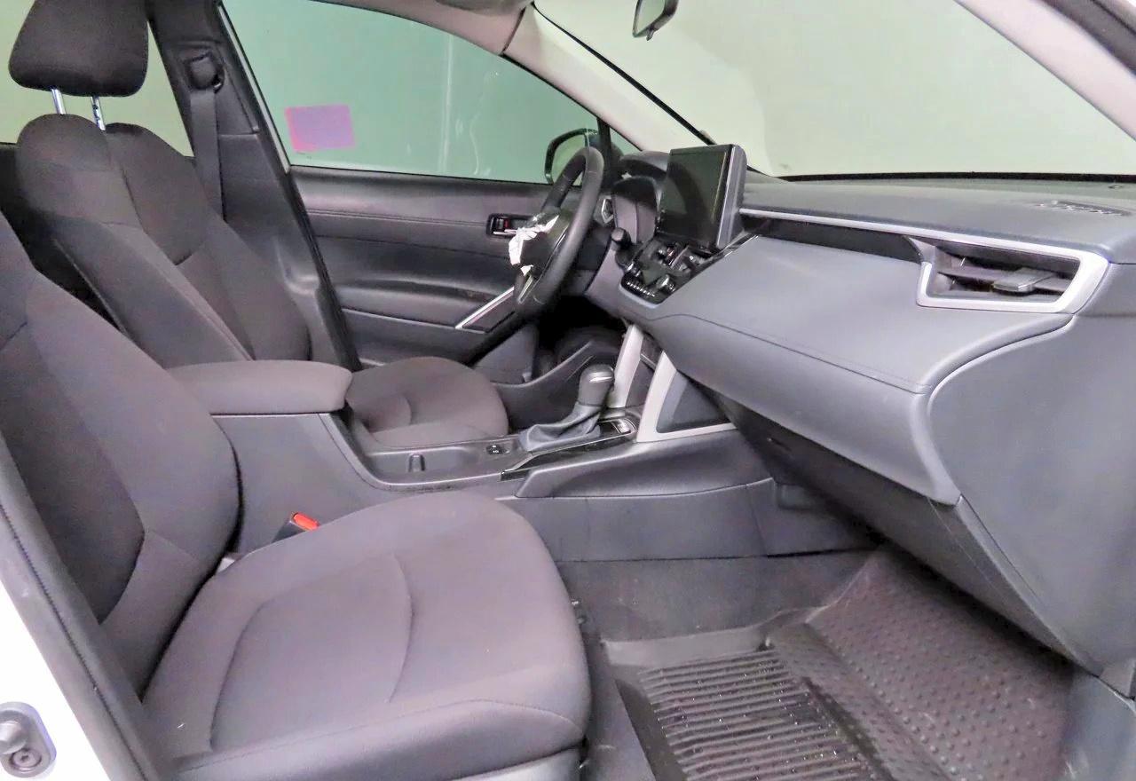 2025 Toyota Corolla Cross Le - Фото 5