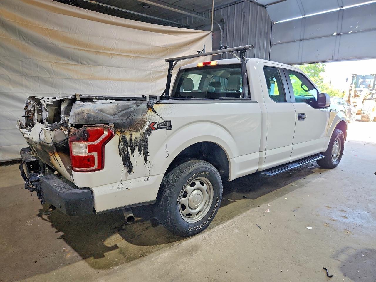 2020 Ford F150 Super Cab - Фото 3