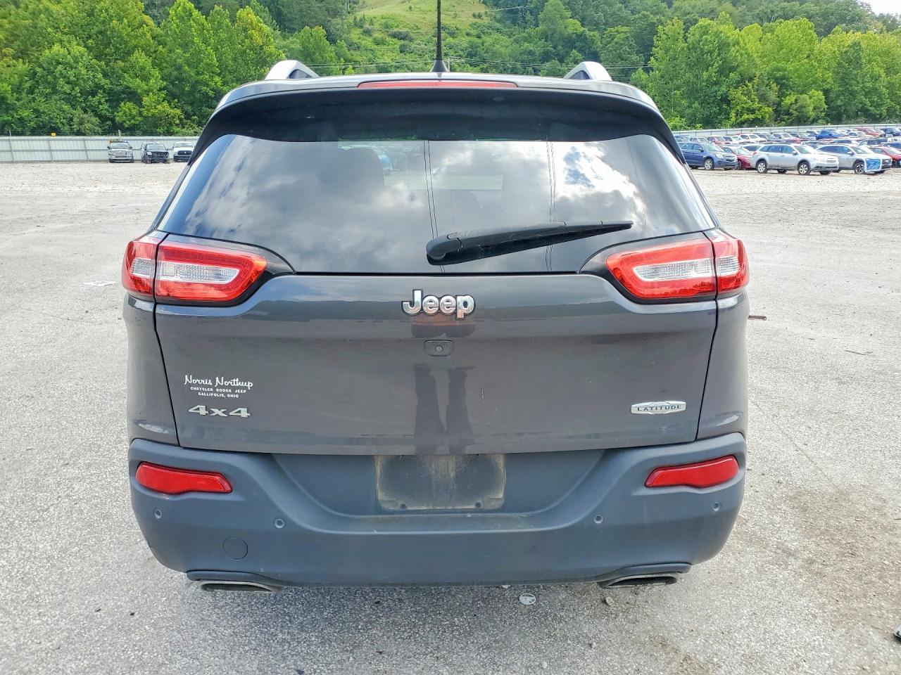 2017 Jeep Cherokee Latitude - Image 6