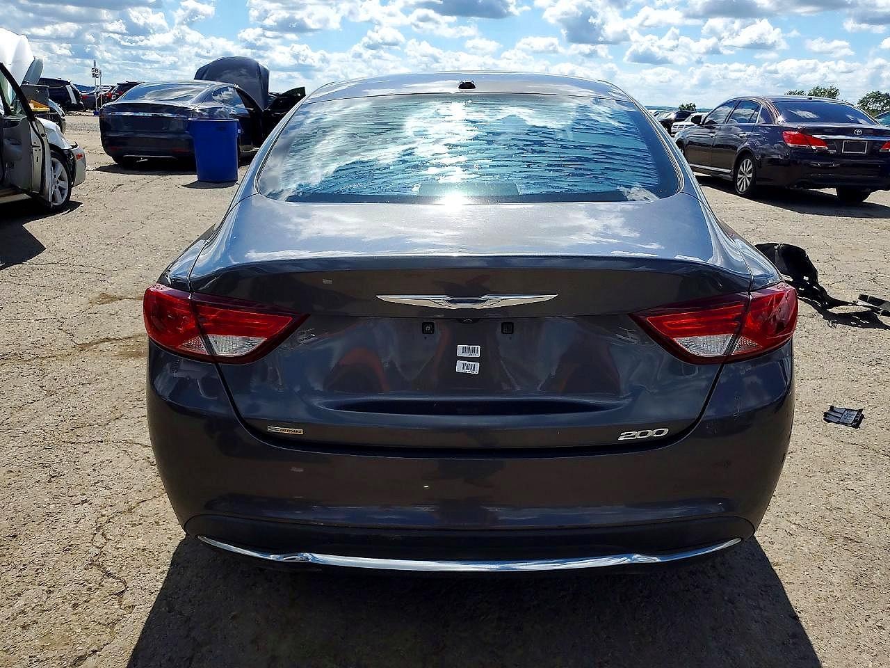 2015 Chrysler 200 Limited - Фото 6