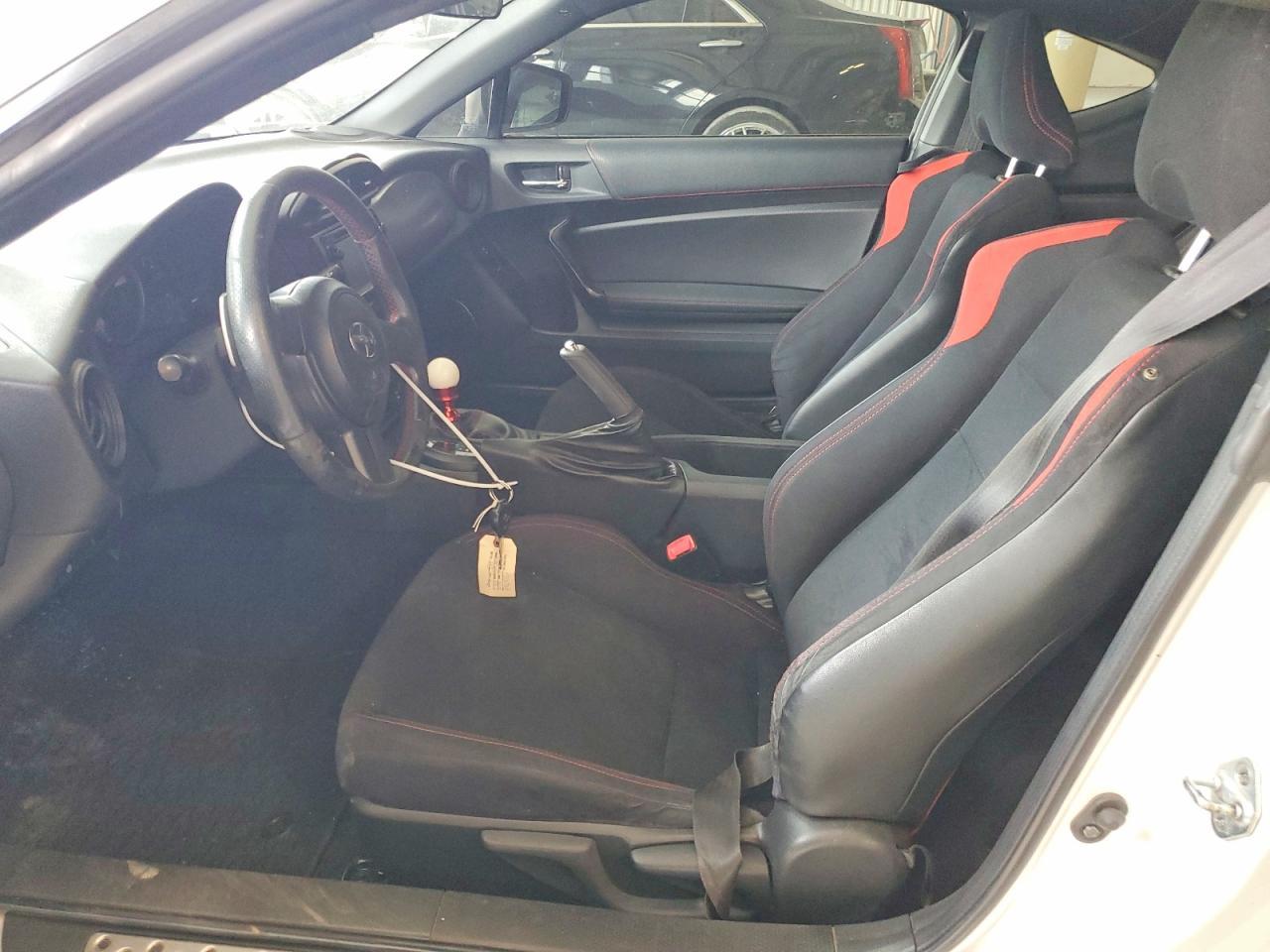 2014 Scion Scion - Image 7