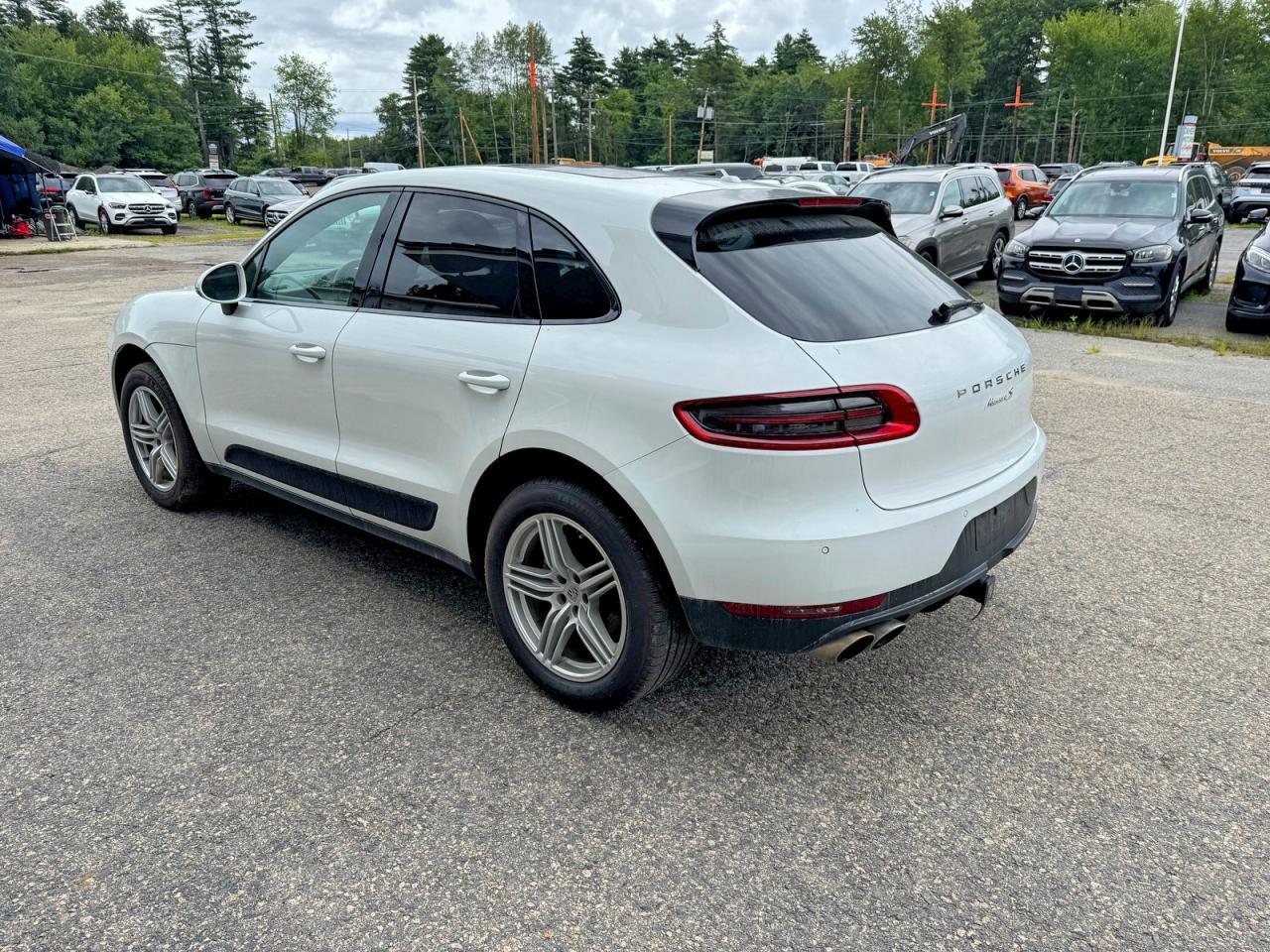 2015 Porsche Macan S - Image 3