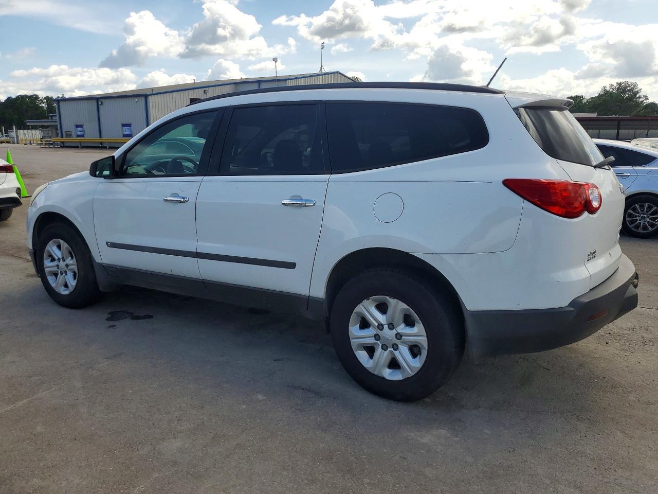 2010 Chevrolet Traverse Ls - Фото 2