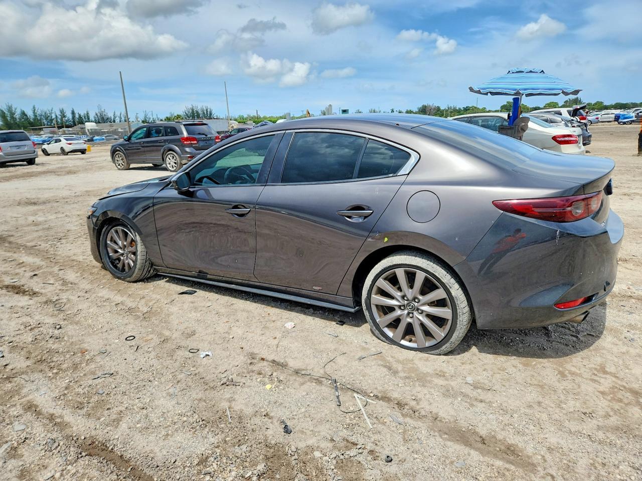 2021 Mazda 3 Preferred - Фото 2