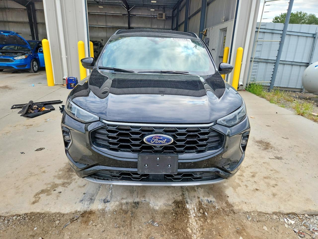 2023 Ford Escape St Line Elite - Image 5