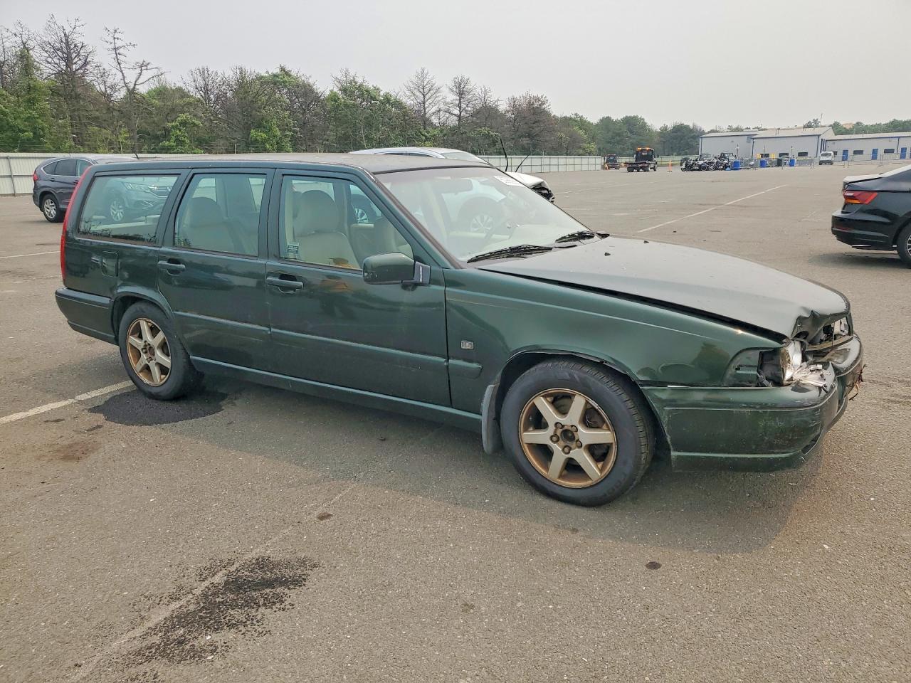 1999 Volvo V70 - Image 4