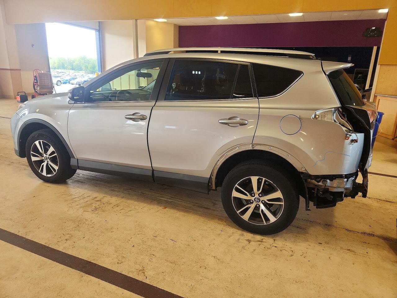 2016 Toyota Rav4 Xle - Фото 2