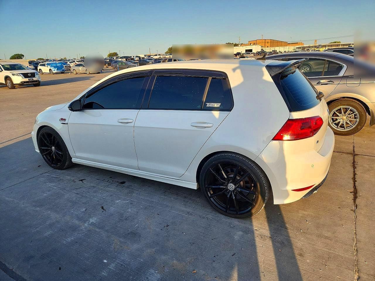 2017 Volkswagen Golf R - Image 2