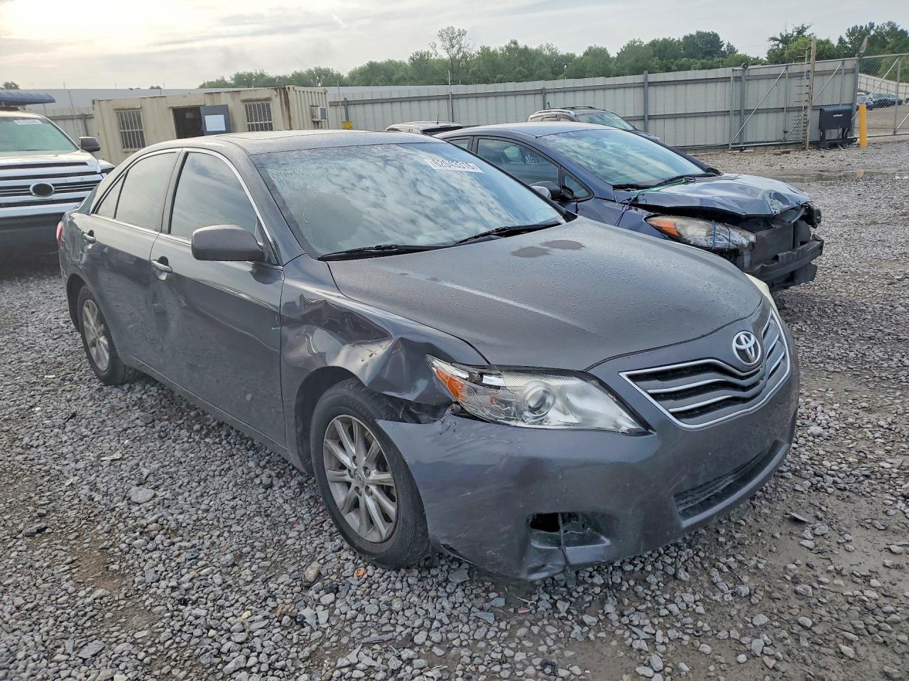 2010 Toyota Camry Xle V6 - Фото 4