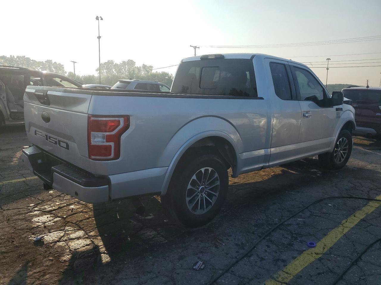 2018 Ford F150 Super Cab - Фото 3