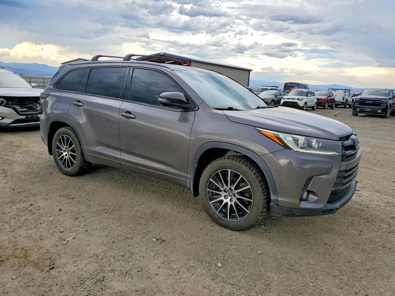 2018 Toyota Highlander Se - Фото 4