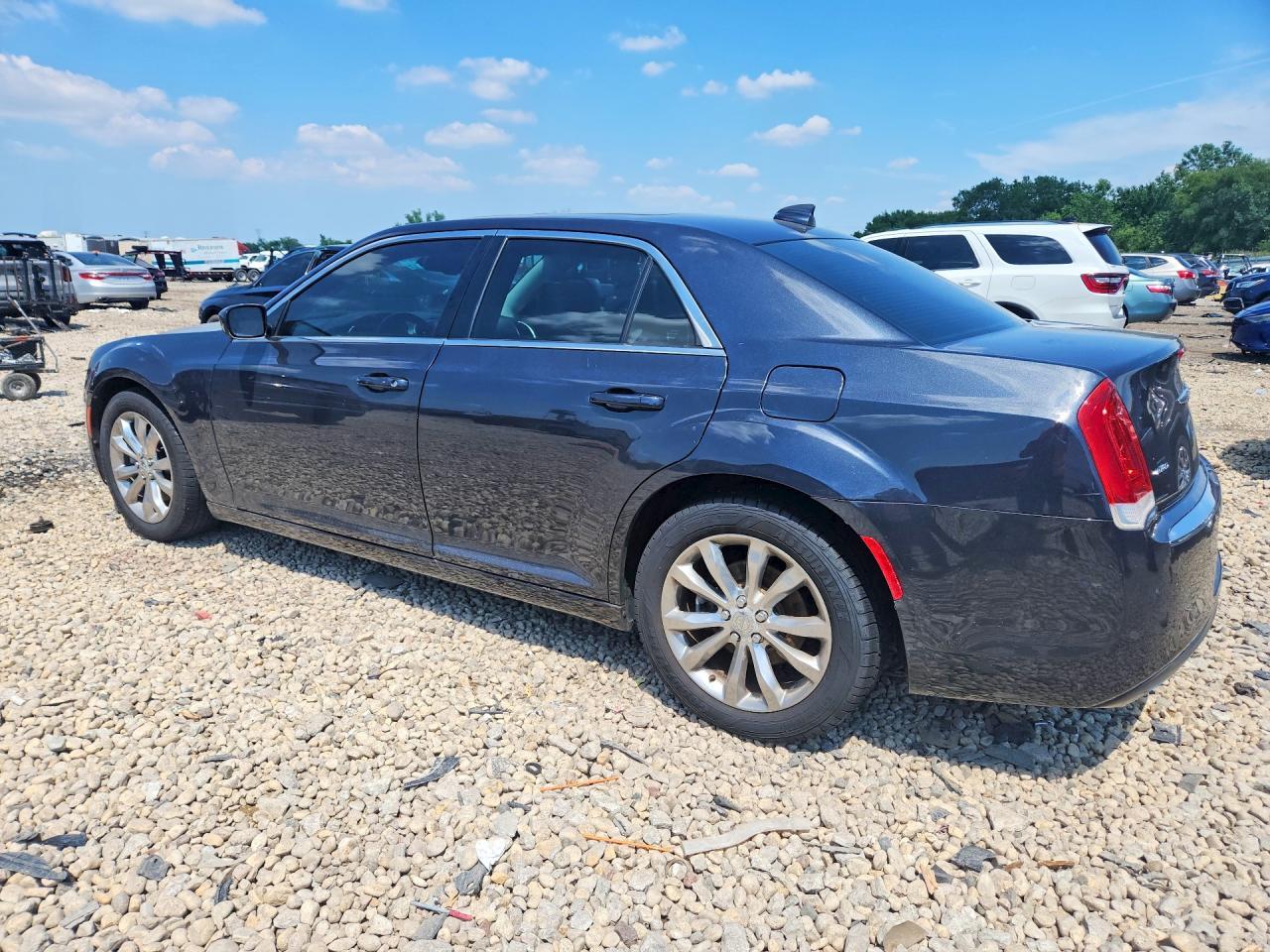 2016 Chrysler 300 Limited - Image 2