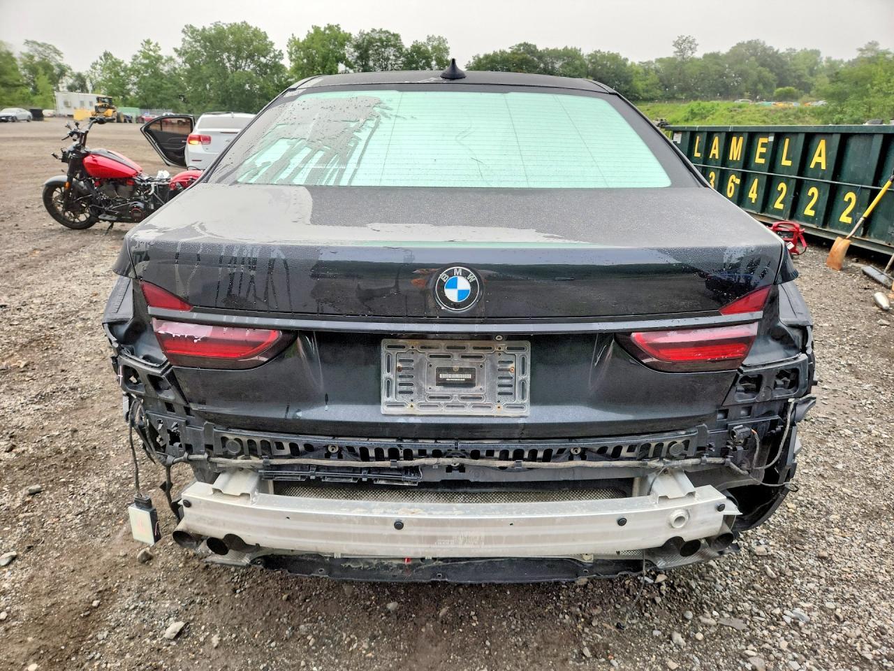2017 BMW 750 Xi - Фото 6