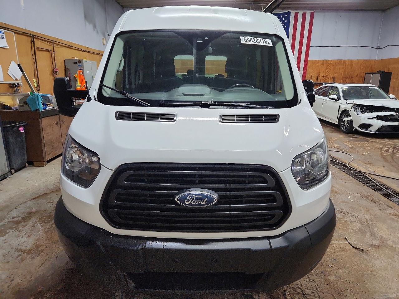 2015 Ford Transit T-350 - Фото 5
