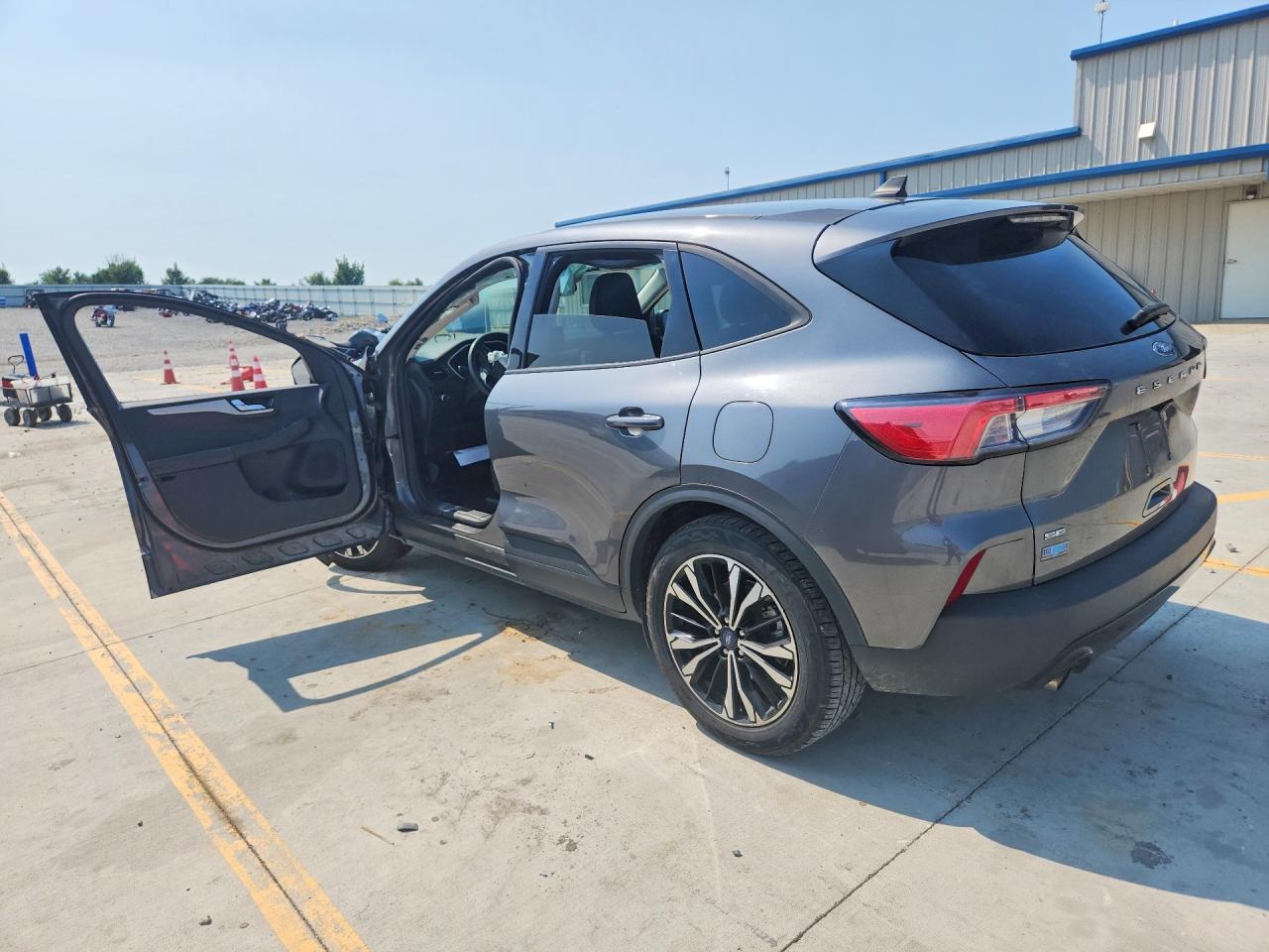 2021 Ford Escape Se - Фото 2