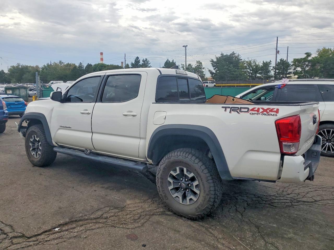 2016 Toyota Tacoma Trd Off-Road - Image 2