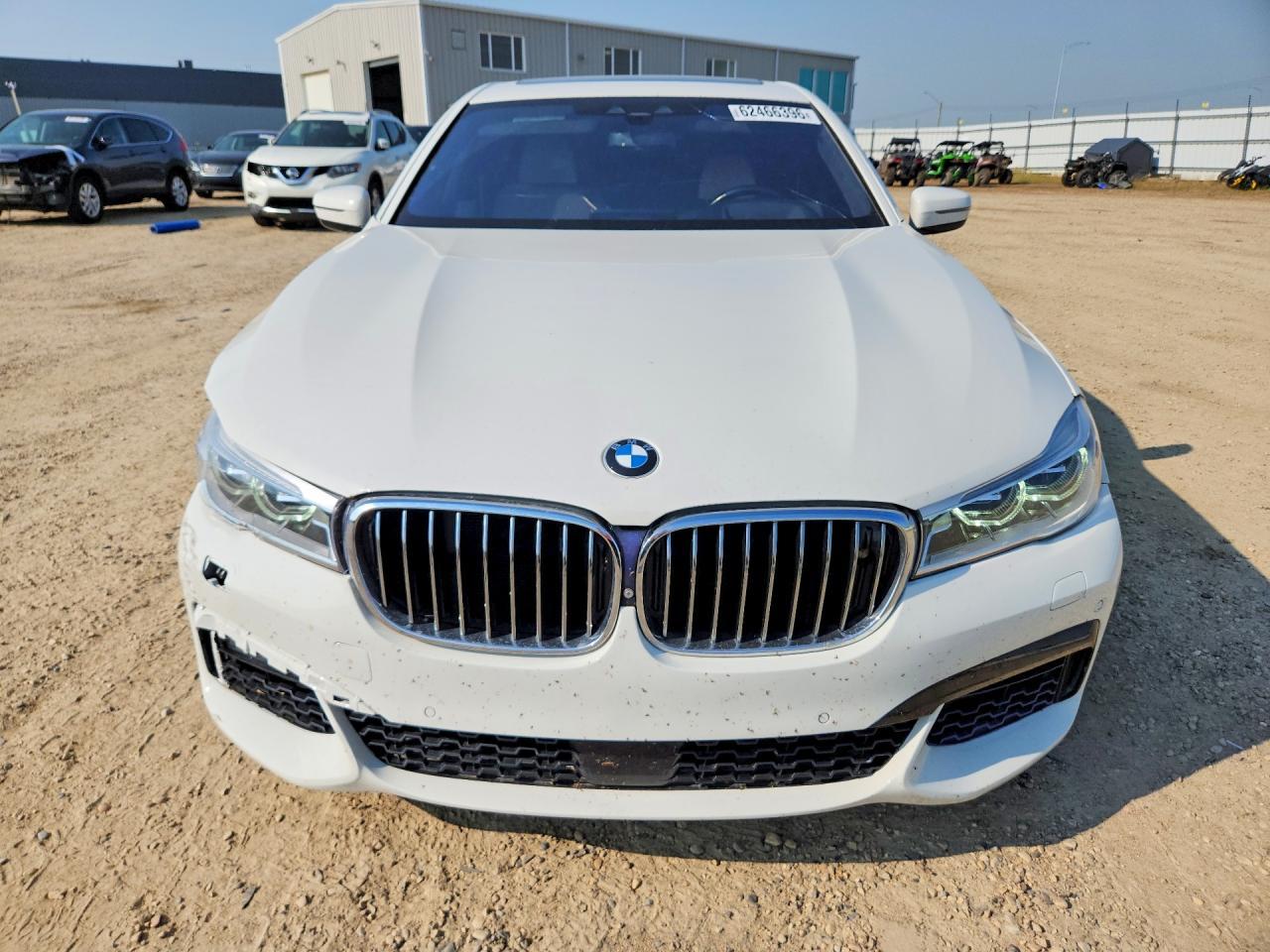 2017 BMW 750 Xi - Фото 5