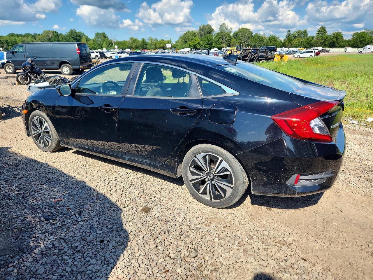 2018 Honda Civic Ex - Image 2