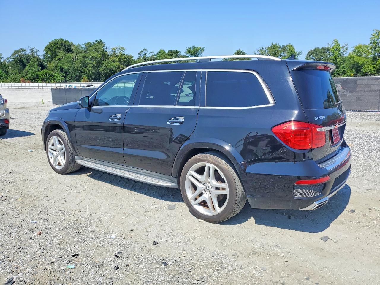 2014 Mercedes-Benz Gl 550 4Matic - Image 2