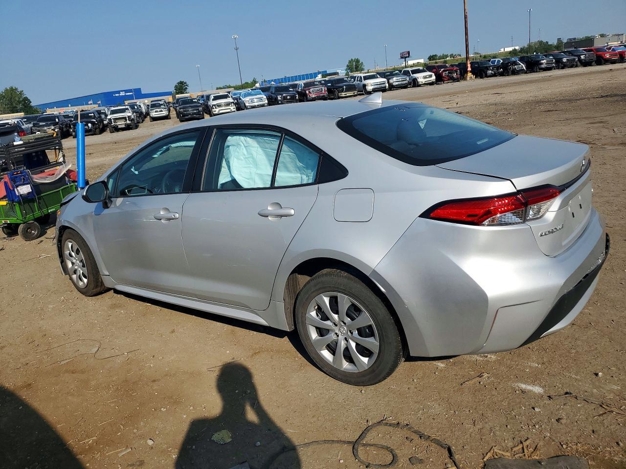 2020 Toyota Corolla Le - Image 2