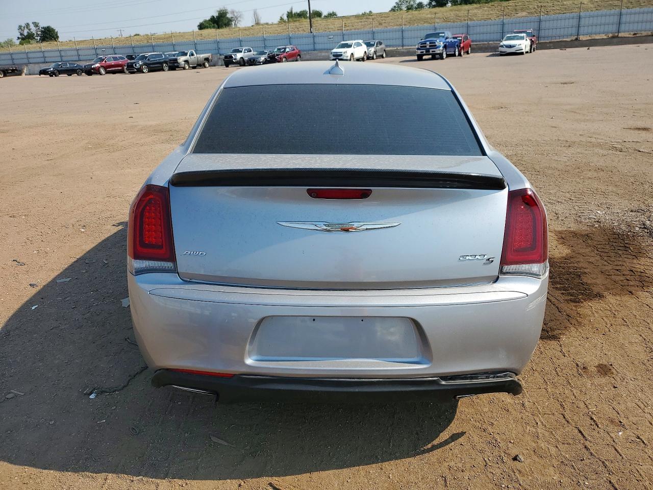 2016 Chrysler 300 S - Фото 6