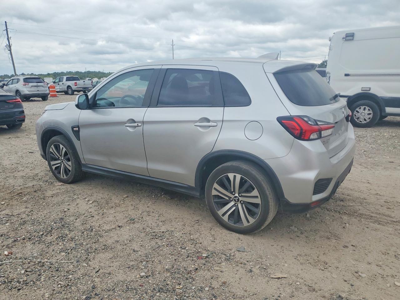 2023 Mitsubishi Outlander Sport S/Se - Фото 2