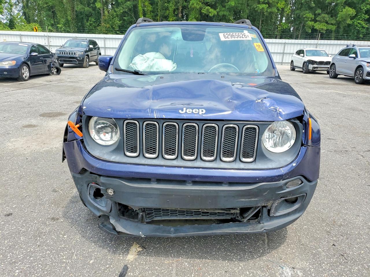 2016 Jeep Renegade Latitude - Image 5