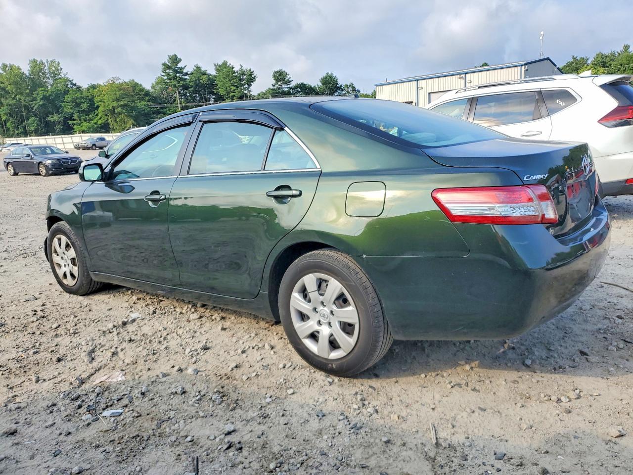 2011 Toyota Camry Le - Фото 2