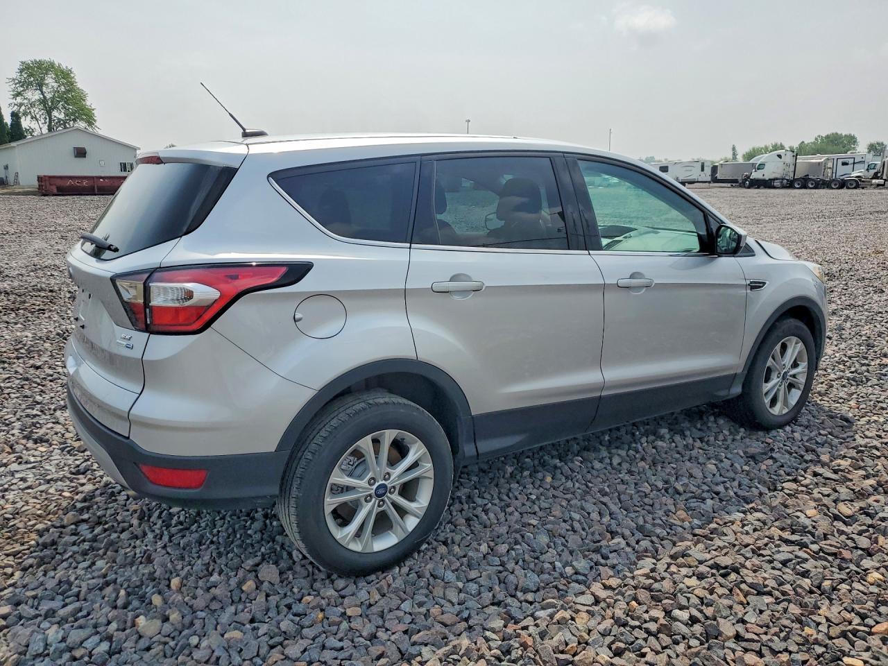 2017 Ford Escape Se - Фото 3