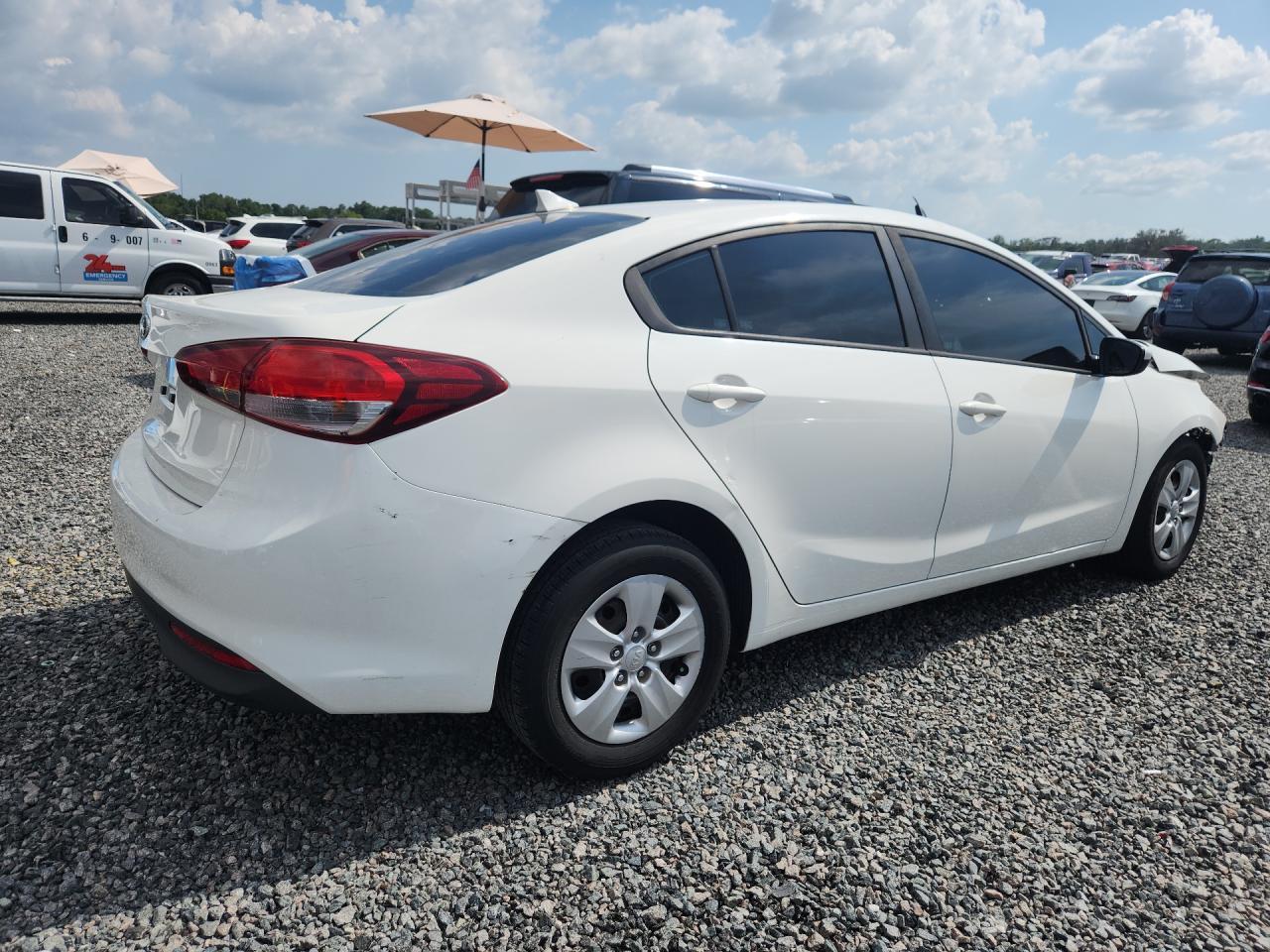 2017 Kia Forte Lx - Image 3