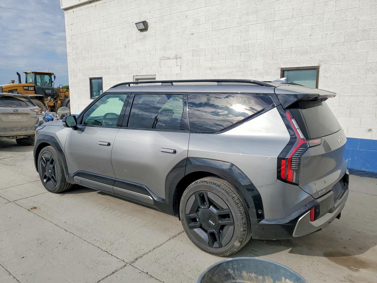 2024 Kia Ev9 Gt Line - Image 2