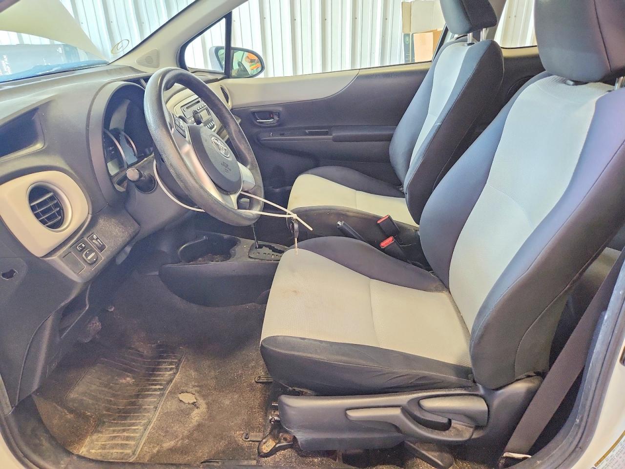 2014 Toyota Yaris 3-Door Le - Image 7
