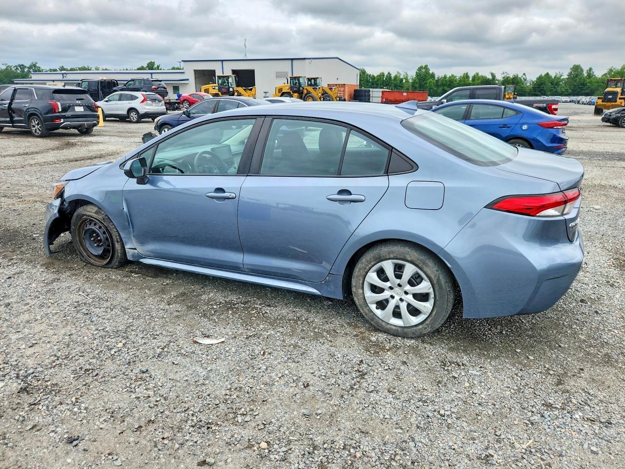 2022 Toyota Corolla Le - Image 2