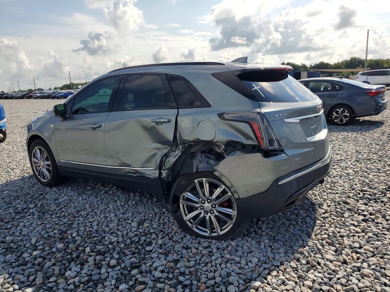 2023 Cadillac Xt5 Sport - Фото 2