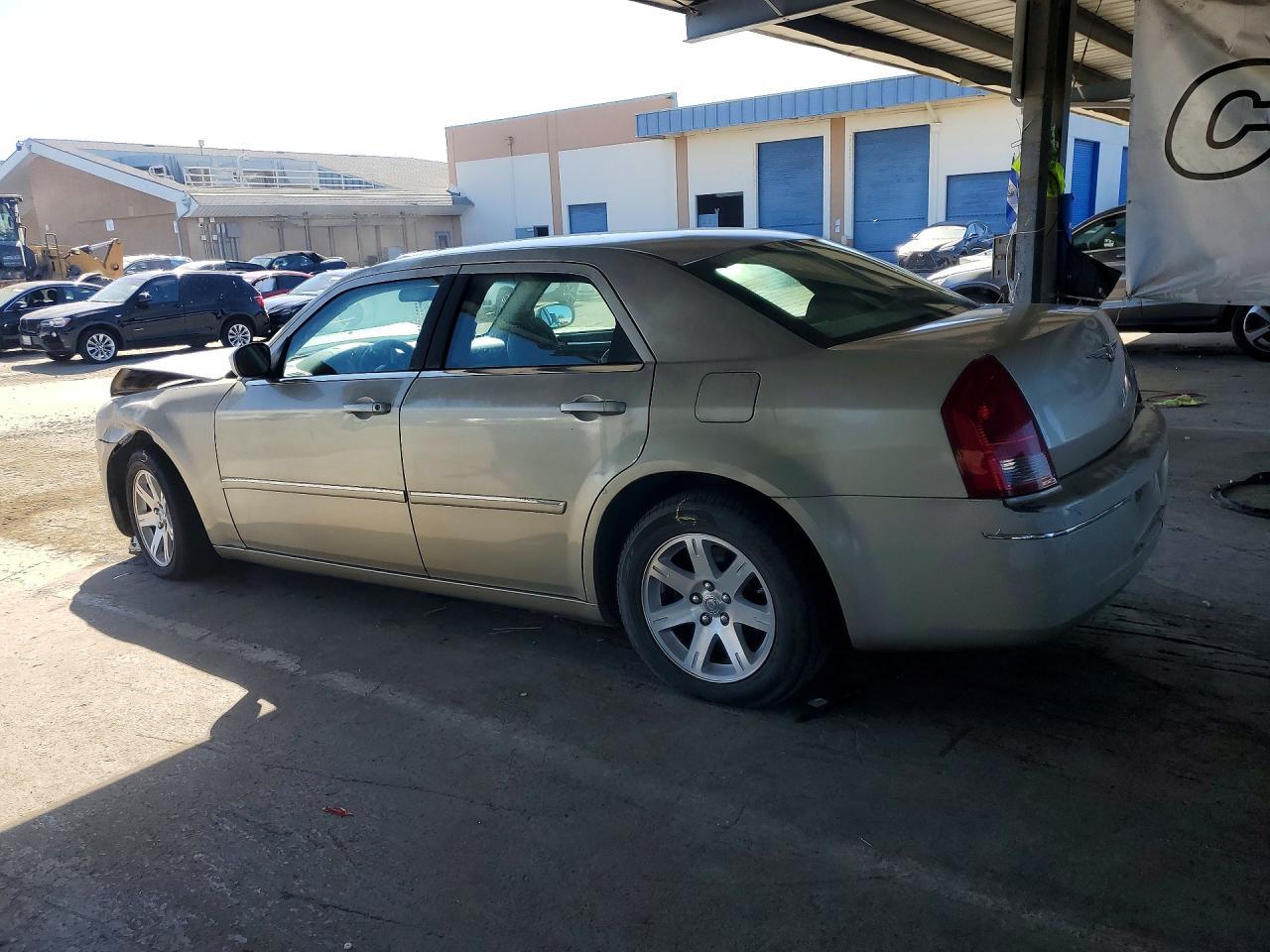 2007 Chrysler 300 Touring - Image 2