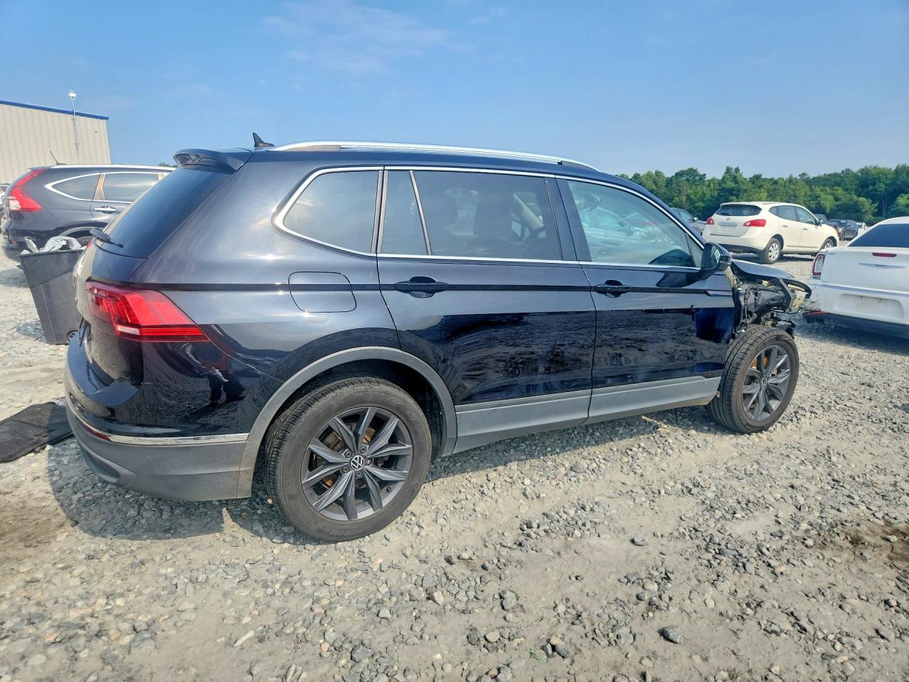 2022 Volkswagen Tiguan Se - Image 3
